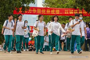 费南多社媒晒国足训练照，配文“国家队”